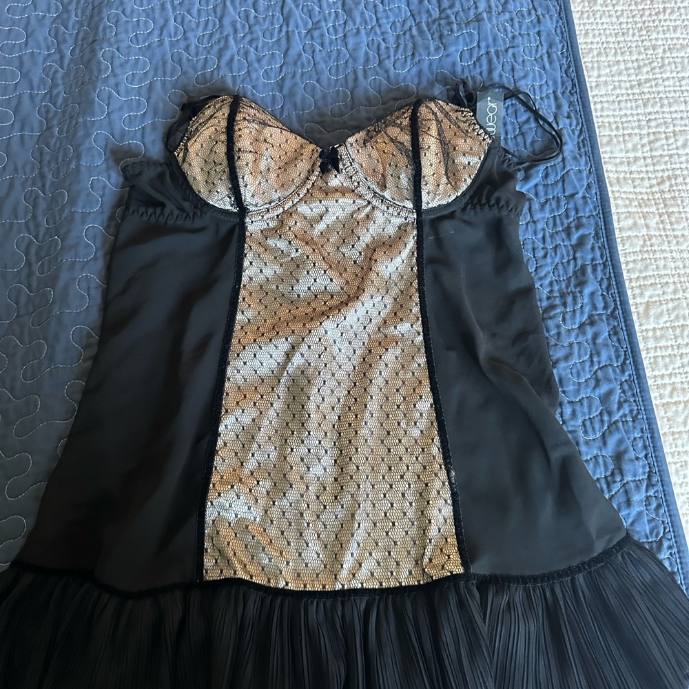 Elegant Black and Gold Lace Chemise